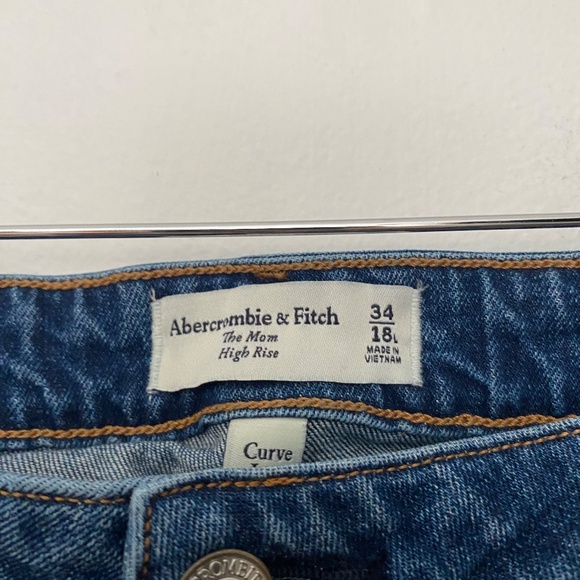 Abercrombie & Fitch Curve Love High Rise Mom Jean - Picture 3 of 5